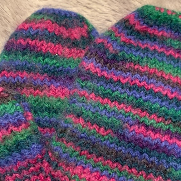 small crocheted mittens 💖💜💙💚 - Picture 5 of 6